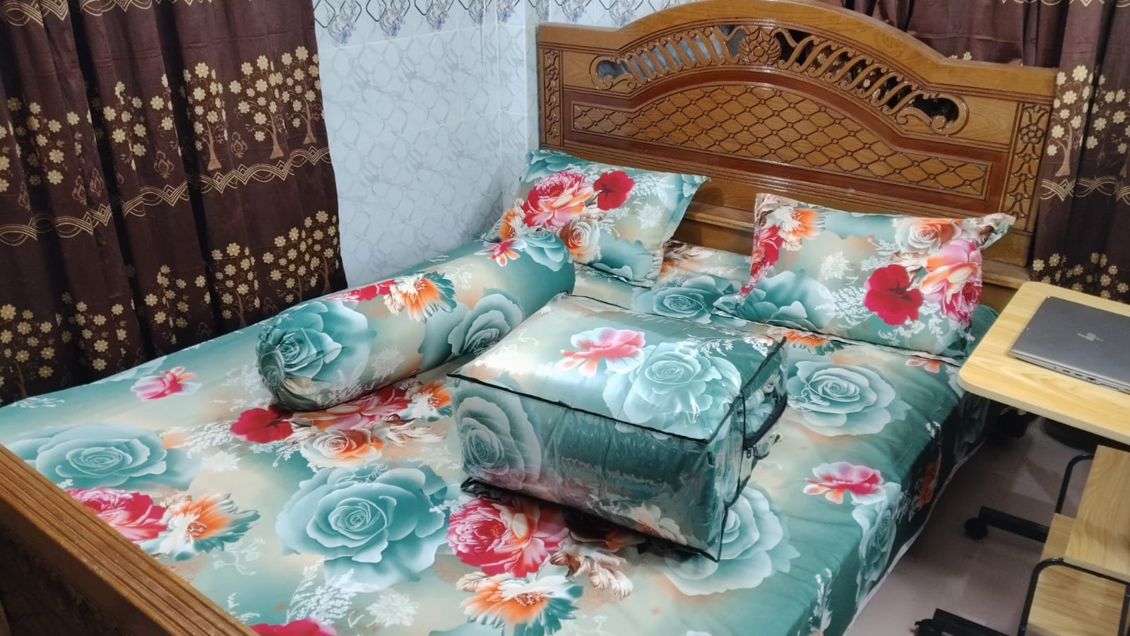 4 ৫ পিসের বেডশীট কম্ফোর্টার কম্বো সেট - Image 1